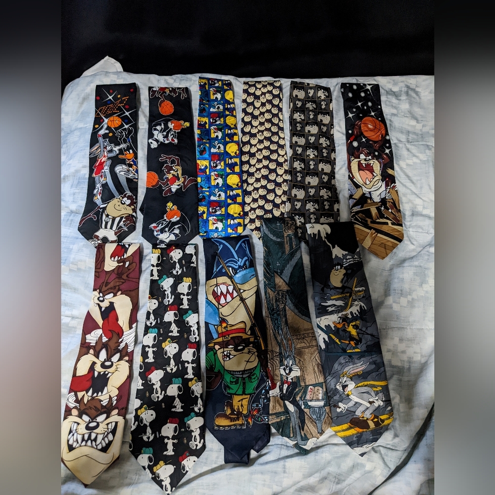 11 Cartoon, Loonie Toons, Buggs Bunny and Taz Ties
